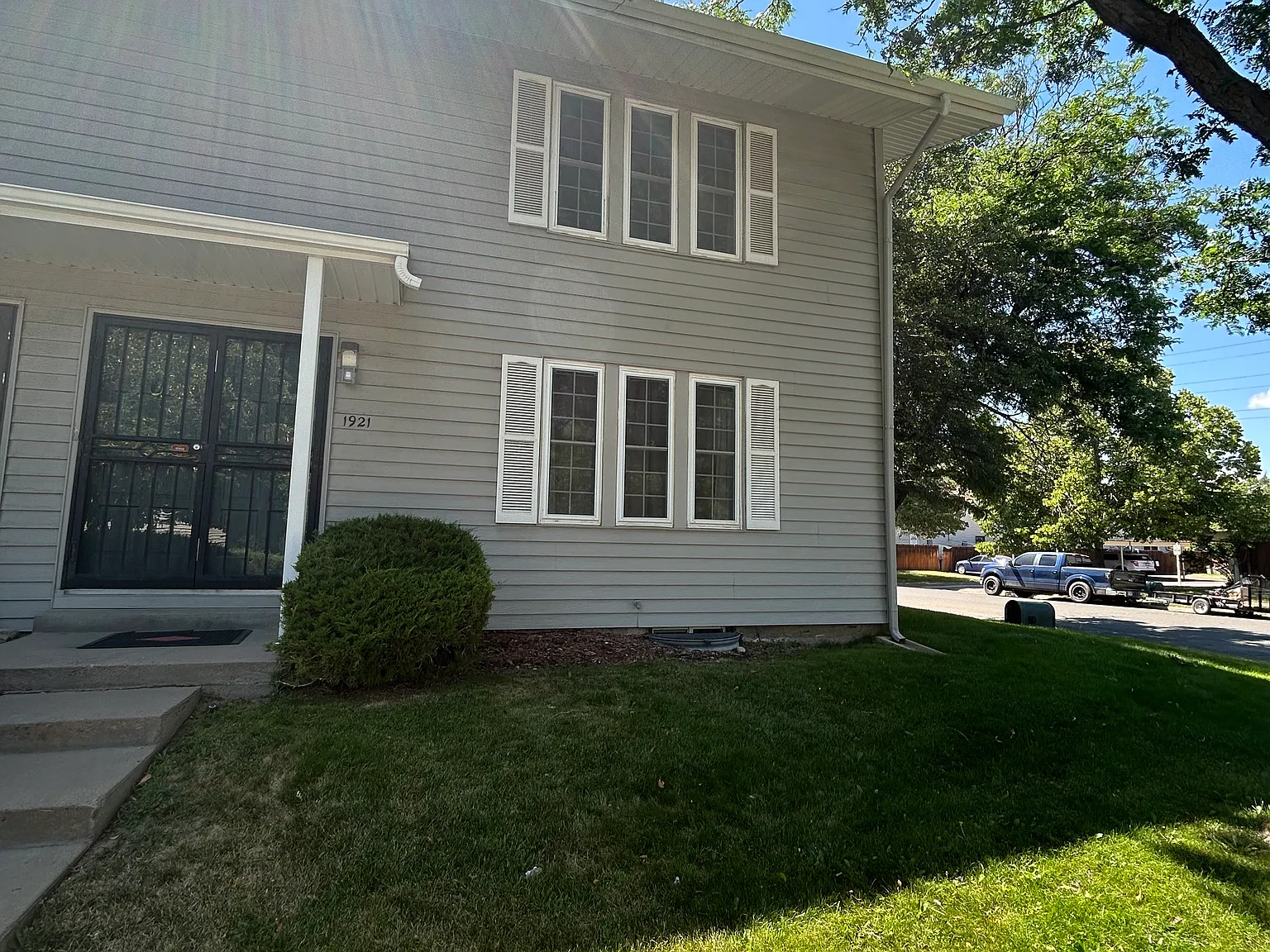 3 bed, 1700 sqft, $1,975 — Photo 1