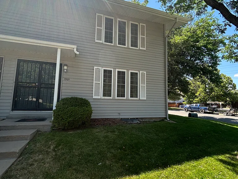 1921 S Oswego Way — Photo 1