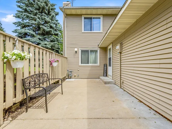 907 Monterey Dr, Shoreview, MN 55126