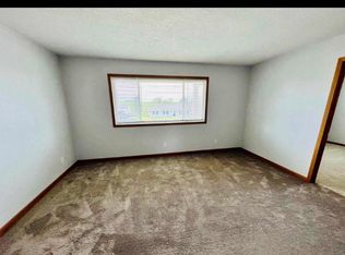 702 Edgeland St #1, Gladbrook, IA 50635