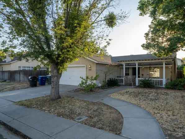 2401 Manhattan Way, Modesto, CA 95358