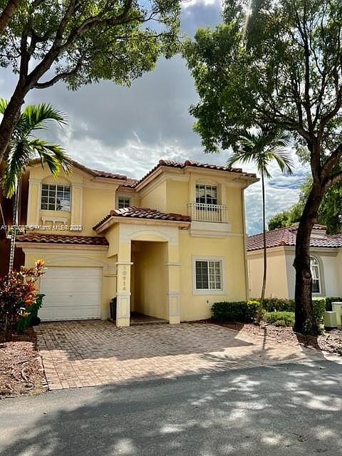 1st image of 10914 NW 69th Ter