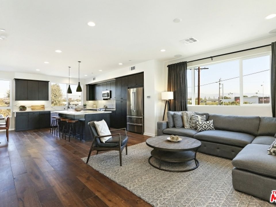 1st image of 13117 Victory Blvd