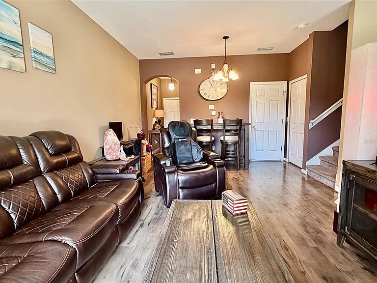 1720 Retreat View Cir — Photo 4