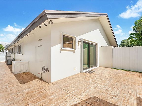 2nd image of 1634 SW 19th Ter