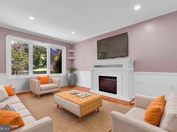 5th image of 6621 Willis Ln