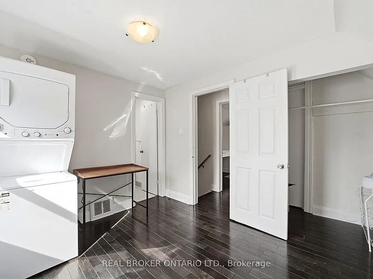 24 Glenburn Ave #UPPER — Photo 18