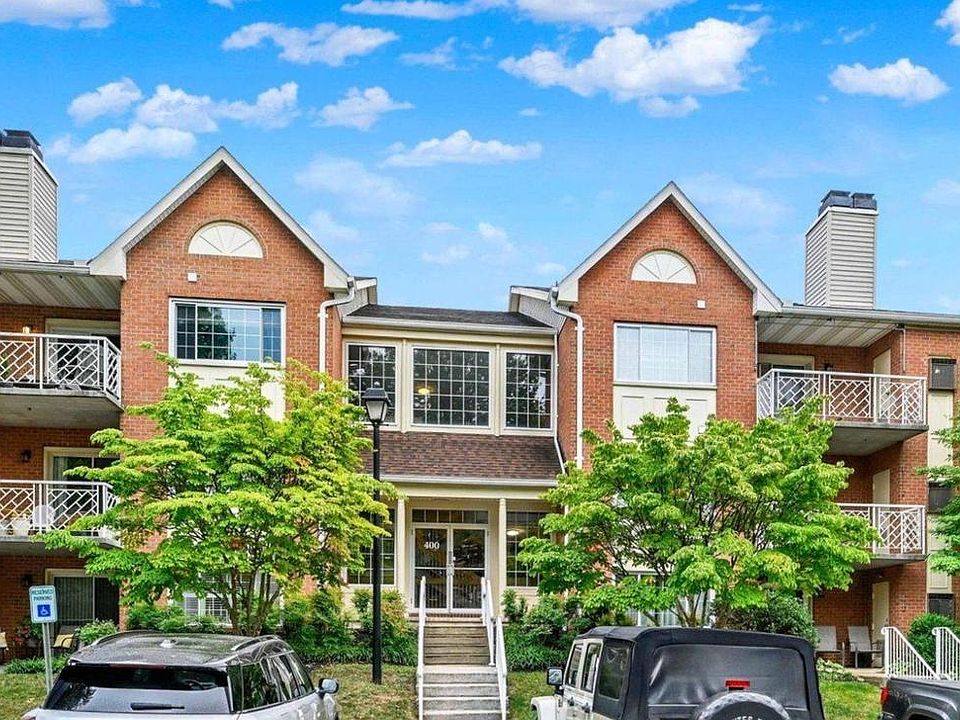 1st image of 400 Rockfleet Rd Unit 203
