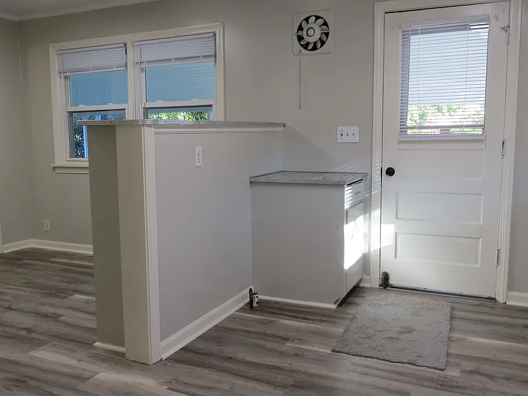 293 Tenney Ave — Photo 16
