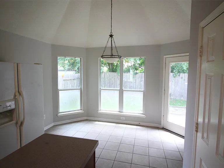 1011 Lexington Green Dr — Photo 11