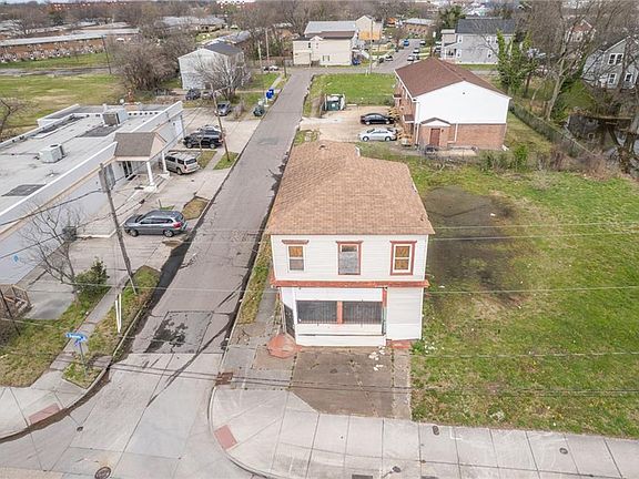 5th image of 1016 E Brambleton Ave