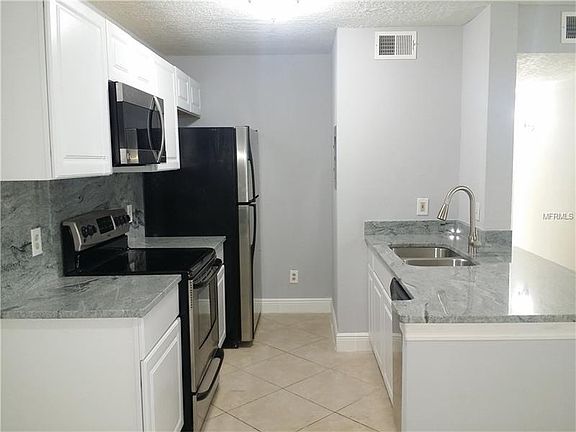 3rd image of 6118 Westgate Dr APT 103