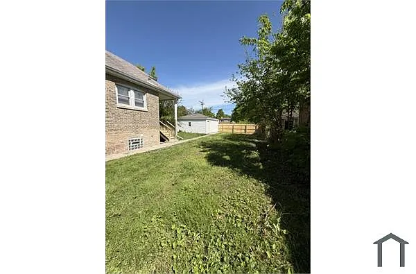 Building Photo - 1406 W 109th Pl