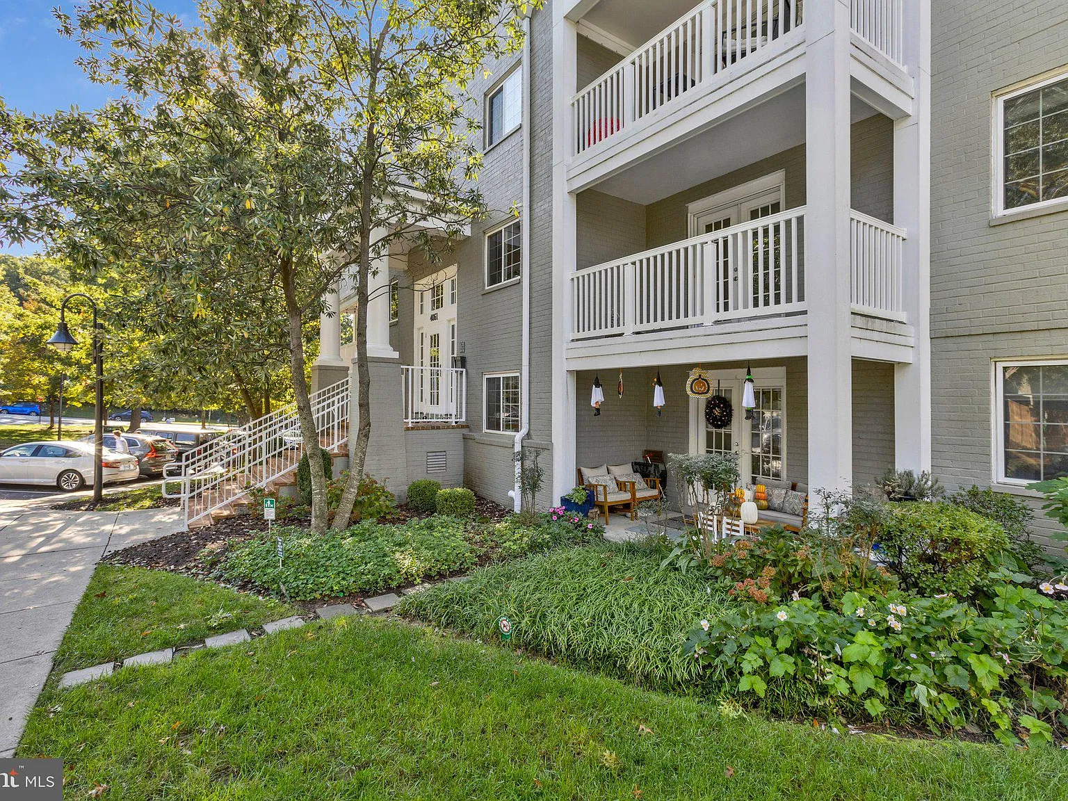 West Village Of Shirlington — Photo 4
