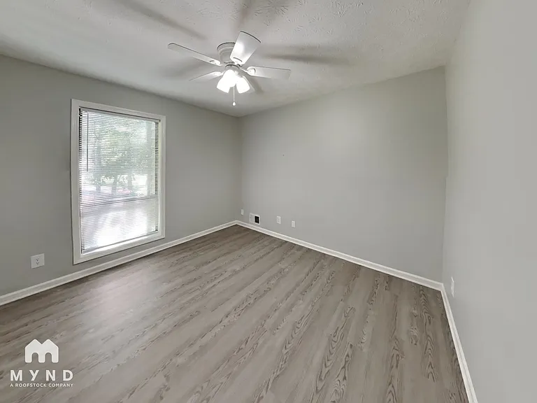 276 Grist Mill Ln — Photo 15