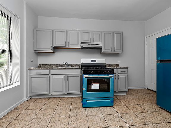 3rd image of 814-820 E 67th St #814-1