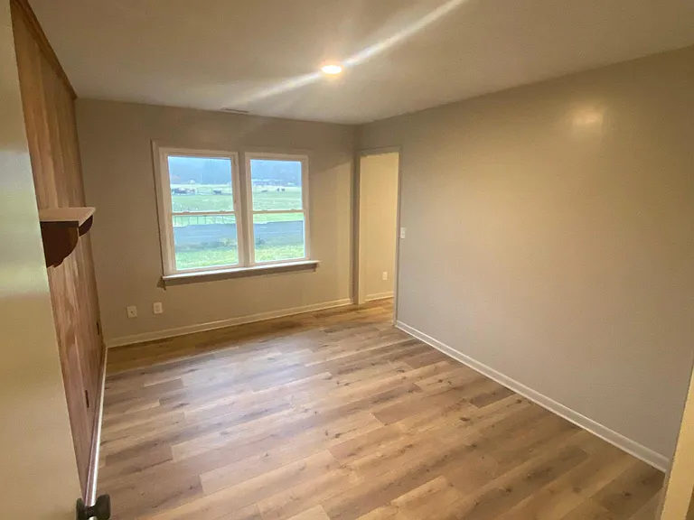 510 Deerfield Rd — Photo 4