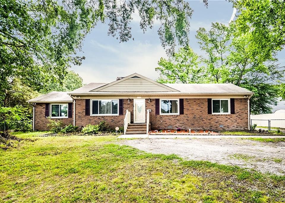 1st image of 104 N Myra Dr