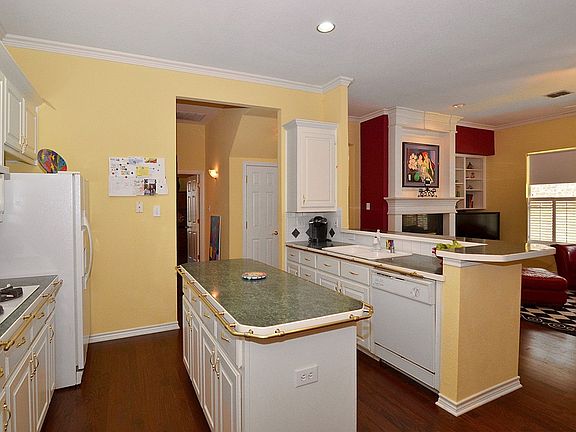 5th image of 7042 Spruce Creek Ln