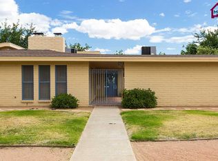 1040 Rainbow Dr, Las Cruces, NM 88005