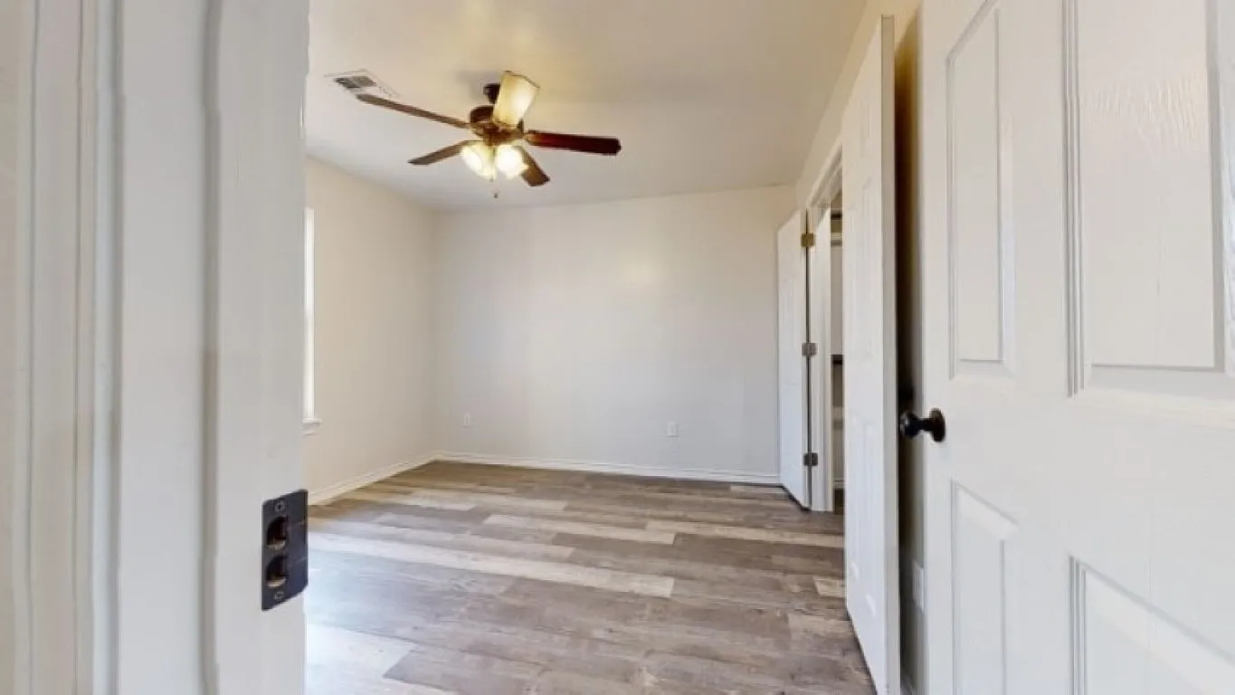 415 W James St - 1 — Photo 4