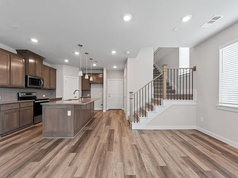 800 Emerling Dr — Photo 6