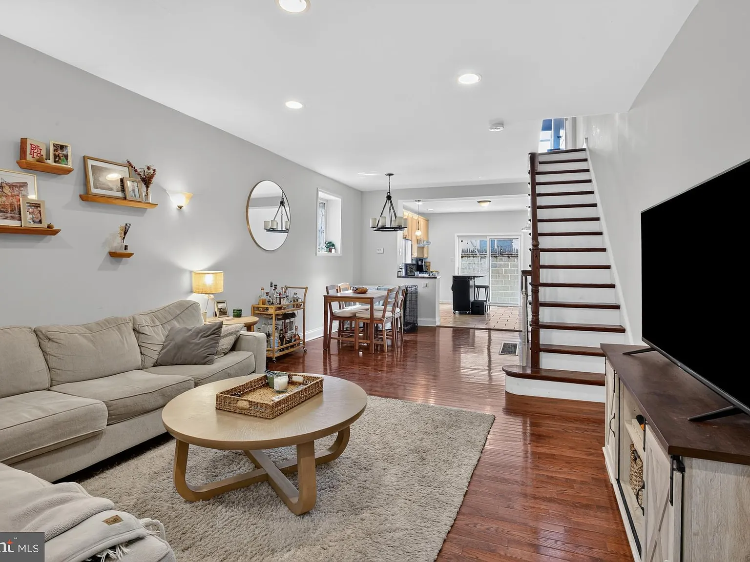 2 bed, 1082 sqft, $2,795 — Photo 1