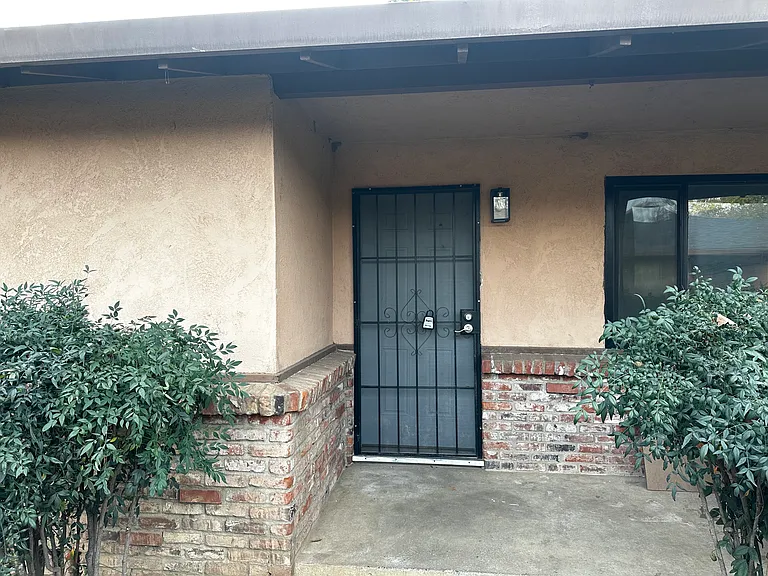 405 E Lindo Ave #405 — Photo 17