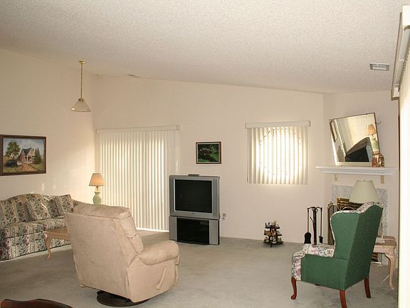 4th image of 4931 Oakhill Dr #1