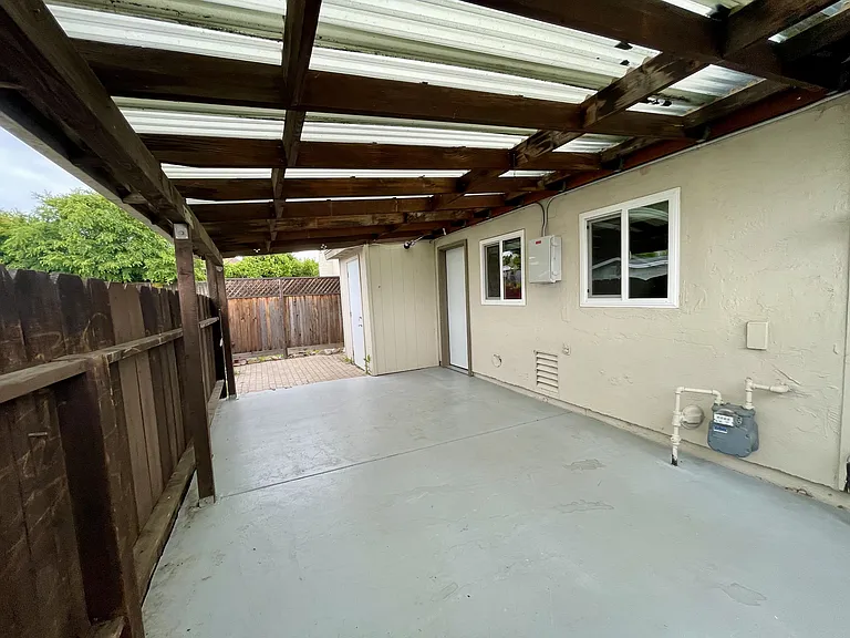 9556 1/2 Cecilwood Dr — Photo 6