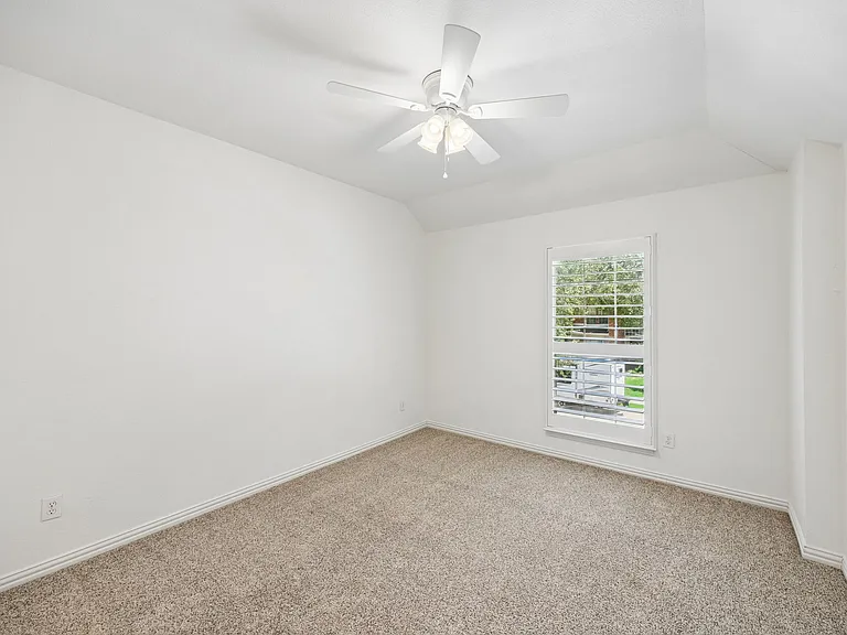 1613 Long Prairie Ct — Photo 35
