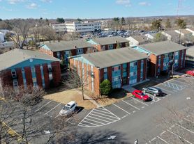 18 Hampton Rd, New Brunswick, NJ