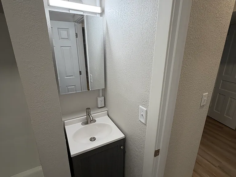 114-116 E 3rd St #2 — Photo 7