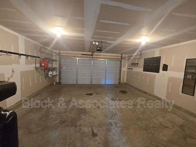 310 Beresford Way — Photo 29