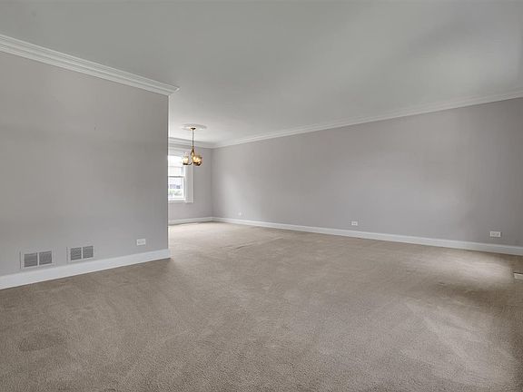 4th image of 1215 E Vargo Ln