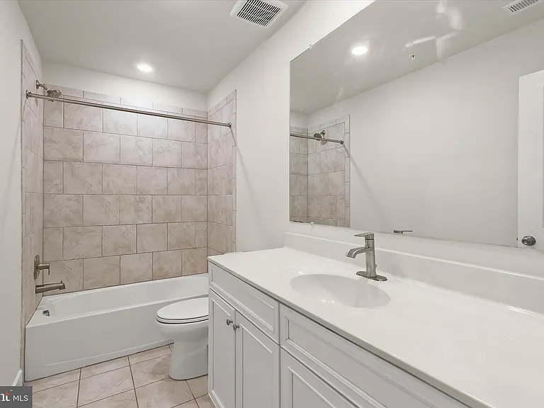 304 Sweetbay Rd — Photo 34