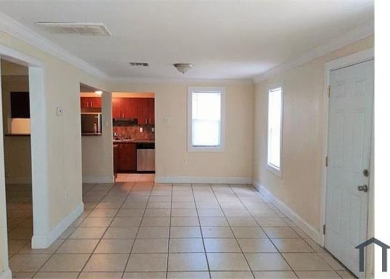 1st image of 1101 W 2nd St