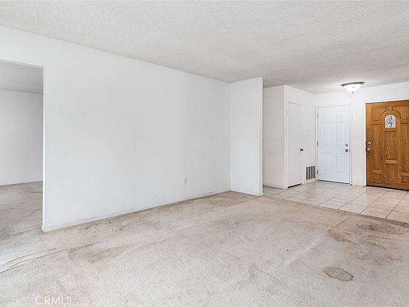 5th image of 972 Spruce Ln