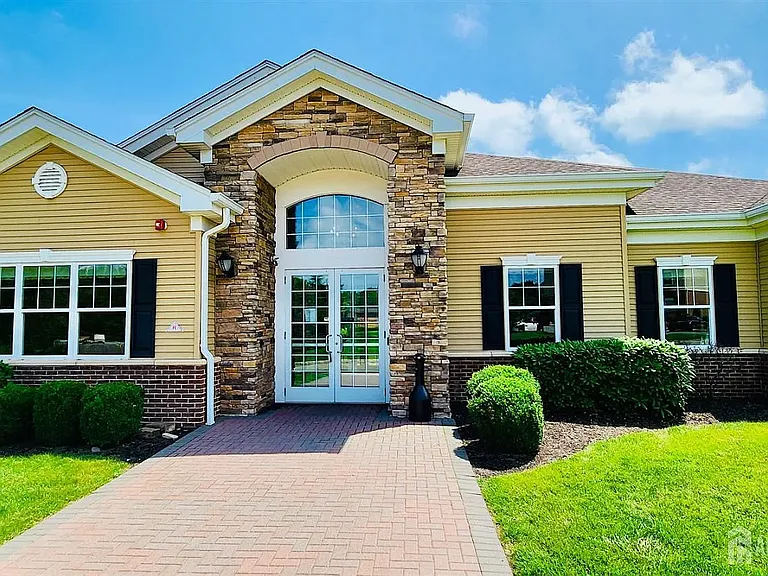548 E Celebration Way — Photo 24