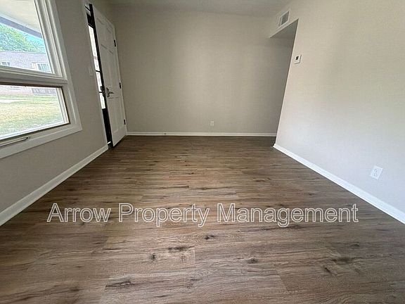 3rd image of 650 E 12th St #A103