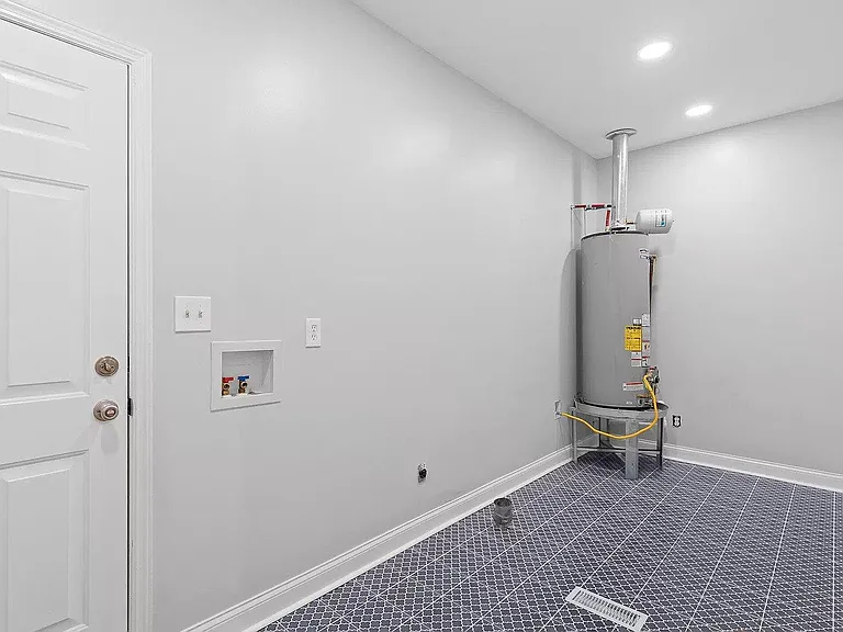 1833 Holly Oak Ln — Photo 19