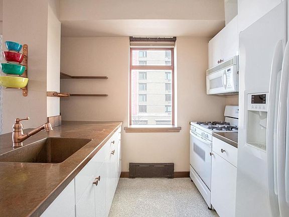 3rd image of 4-74 48th Ave Penthouse 3G