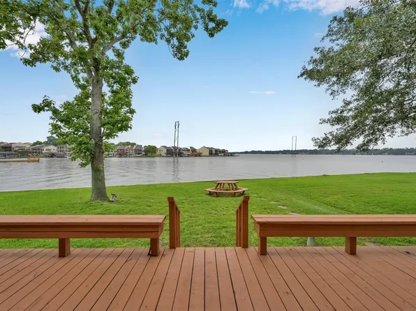 124 April Point Dr N, Montgomery, TX 77356