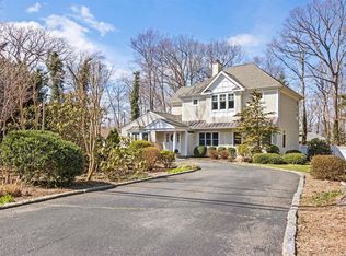 49 Cherry Ln, Huntington, NY 11743