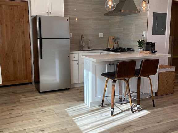 2nd image of 8955 Amigo Ave