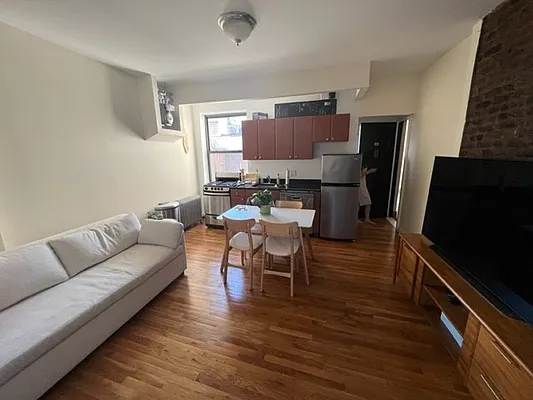 Rented by Cooper & Cooper Real Estate | media 1