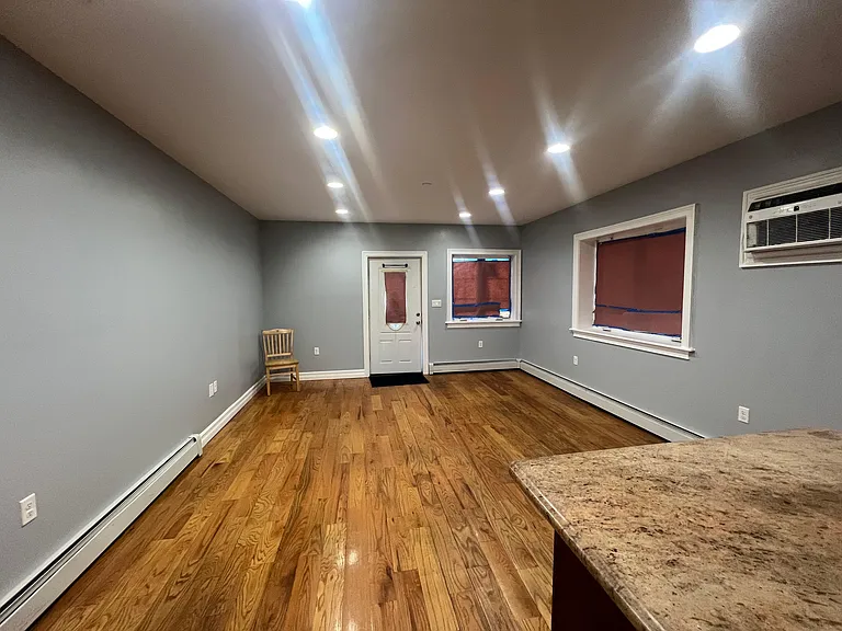 14421 Lakewood Ave #1 — Photo 10
