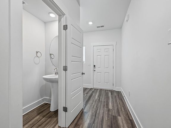 4th image of 814 Thread Way