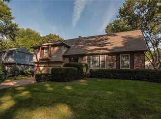 8916 Hadley Pl, Overland Park, KS 66212