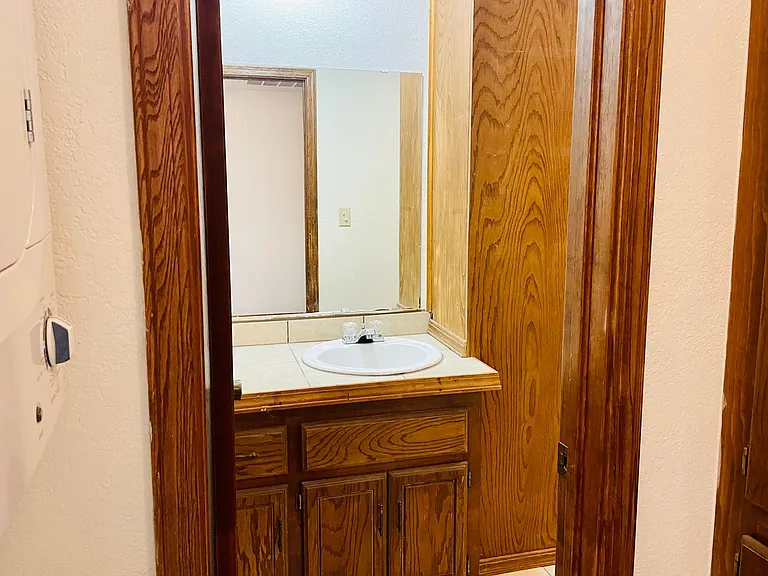 1901 E Lindsey St — Photo 78